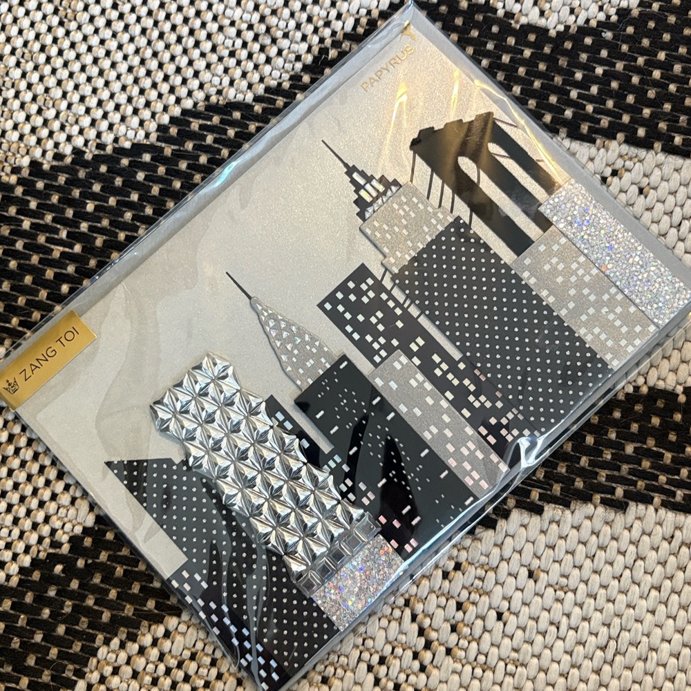 🆕Papyrus-Zang Toi 3D Cityscape Greeting Card - Picture 2 of 6